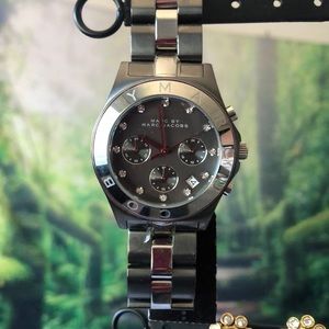 Marc Jacobs watch-gun metal color